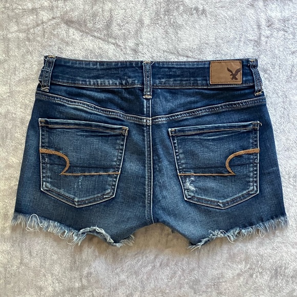AEO American Eagle Outfitters Size 4 Women’s Midi Shorts (Super Stretch) - Picture 2 of 3